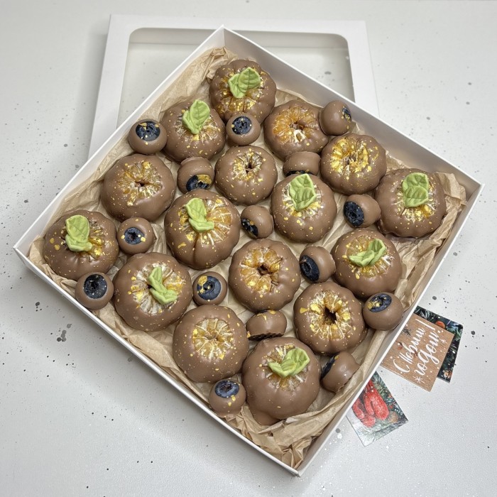 Мандарины и голубы шоколаде 16 штук